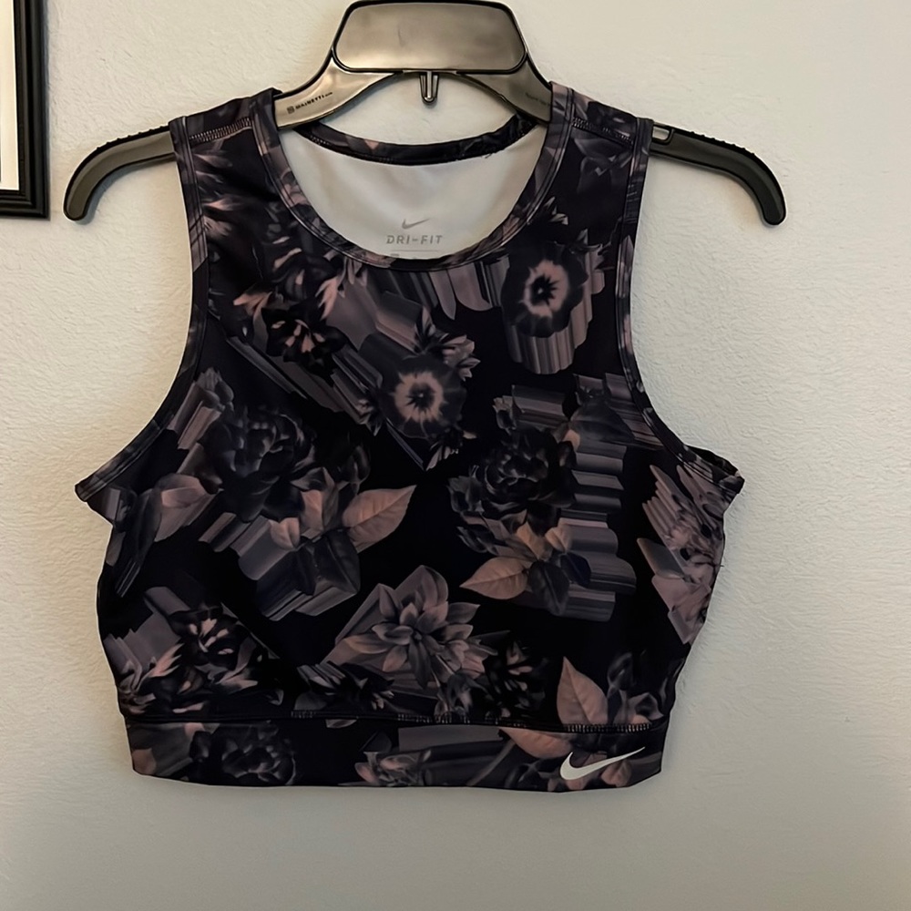 Nike top